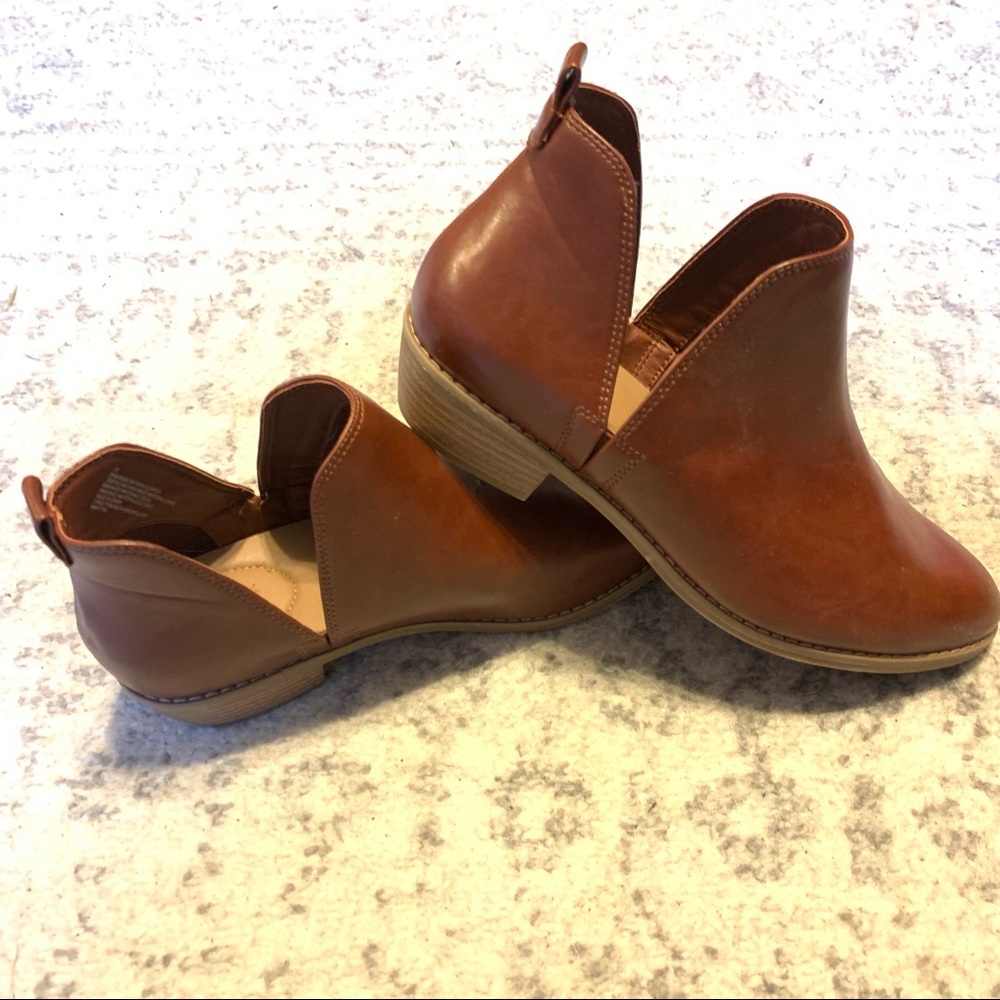 NWOT Universal Thread Size 10 Women’s Booties